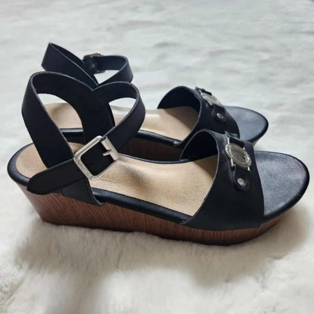 Vintage Nautica Black Leather Sandals with Logo Accent